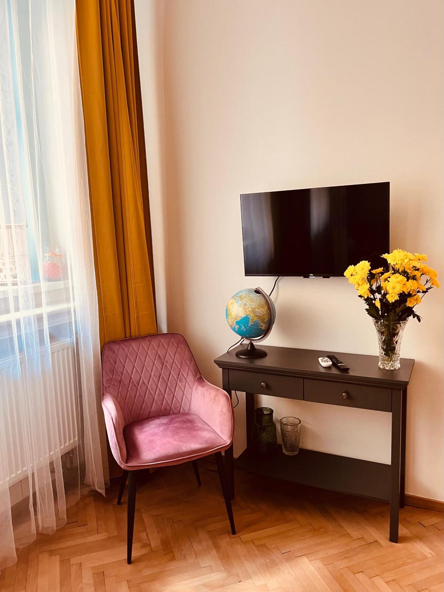 Moderni Apartman Na Hluboke V Praze - Idealni Pro 4 Prague Exterior photo